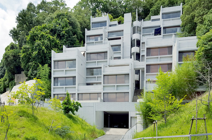 a+t - a+t visits Rokko Housing. Japanese lineages Tour
